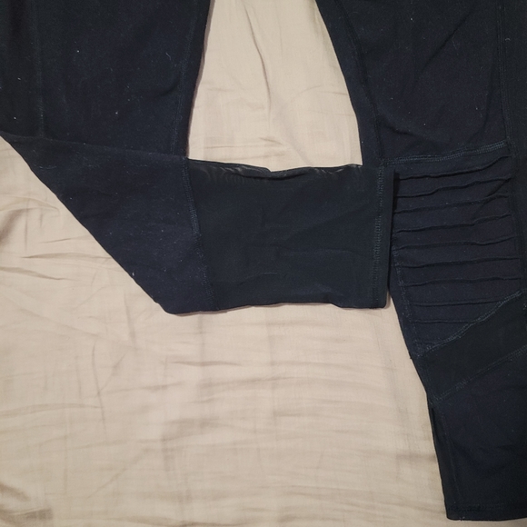 TNA brand leggings - Picture 2 of 4